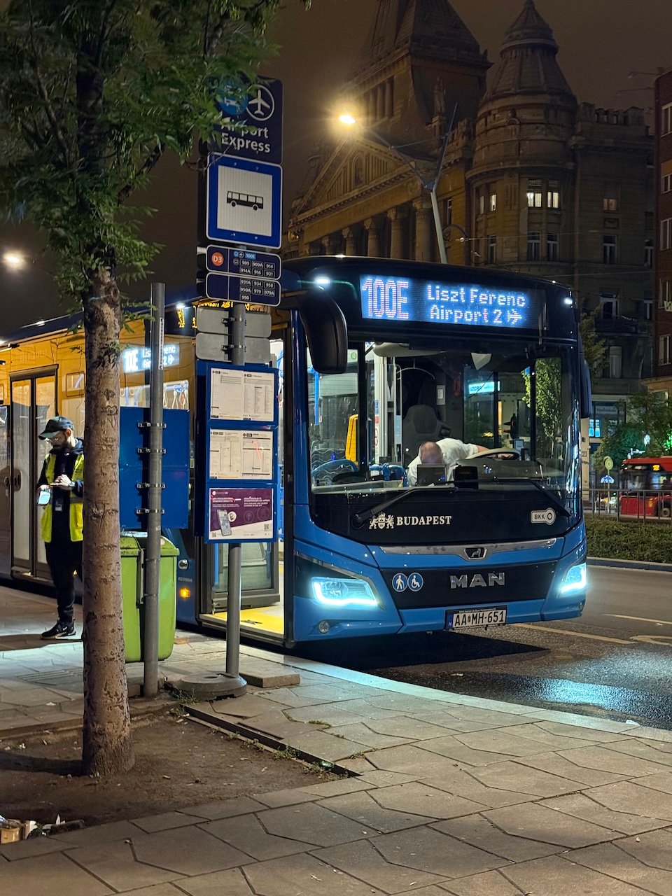 Airport Bus 100E_Budpaest