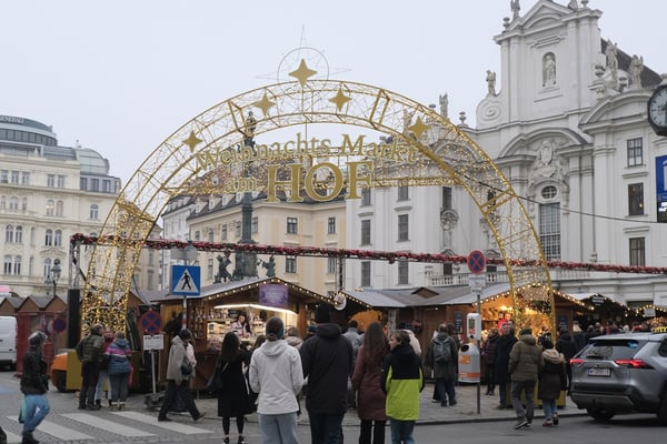 Am Hof Xmas Market_Vienna_Entrance_2025