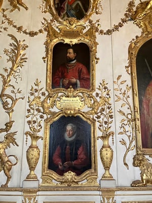 Ancestral Gallery_Munich Residenz_Close-Up_Gilded Frames