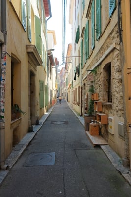 Antibes_Street_2