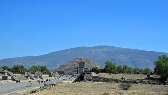 Avenue of the Dead_Teotihuacan