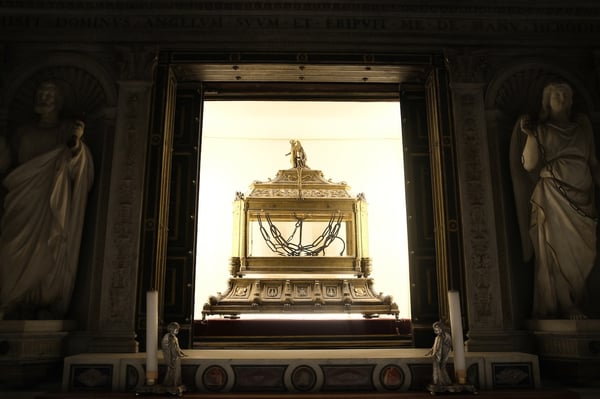 Chains_Basilica of St Peter in Chains_Rome