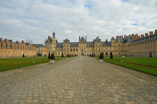 Chateau de Fontainbleau_Exterior_Front_Landscape