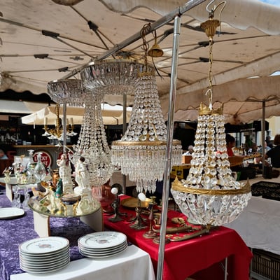Crystal Chandeliers_Monday Antiques Market_Nice