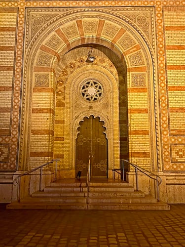 Dohány_Street_Synagogue_Budapest