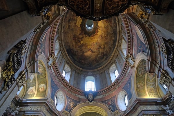 Dome_Peterskirche_Vienna