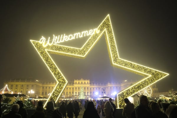 Entrance to Schonbrunn Palace Xmas Market_Night_Vienna 2025
