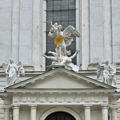 Exterior_Michaelerkirche_Vienna_5x5
