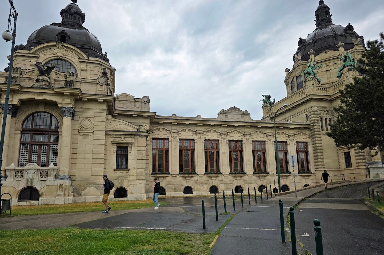 Exterior_Szechenyi Thermal Bath_Budapest