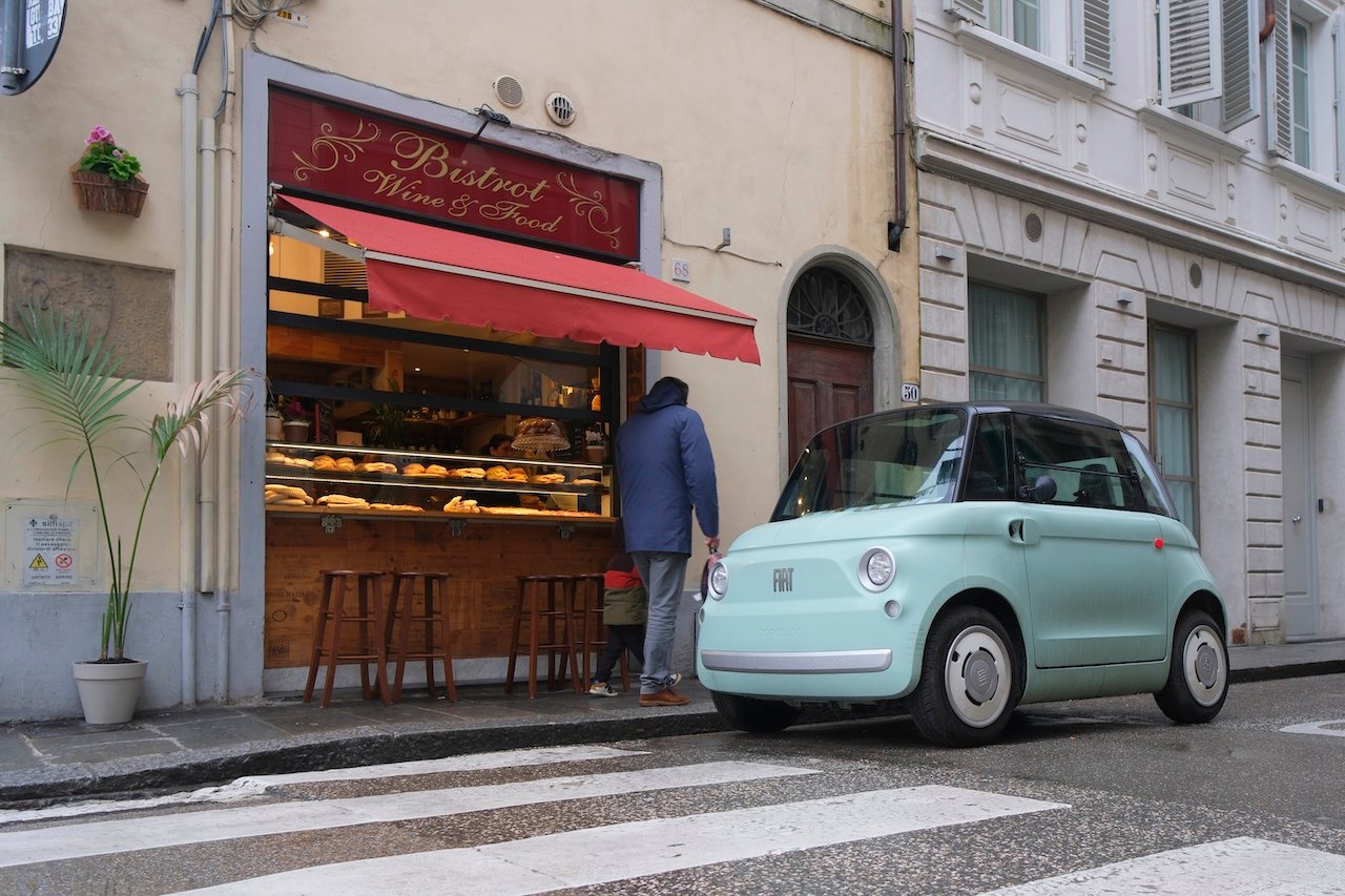 Fiat and Bistro Near the Accademia_Florence
