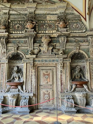 Grotto Courtyard_Shell Sculptures_Munich Residenz