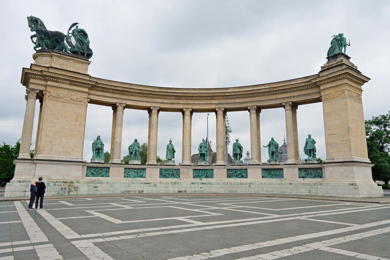 Heroes Square_Colonnade_2025_Budapest
