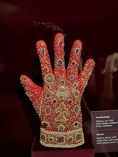 Imperial Treasury_Vienna_Gloves