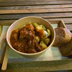 Karavan Street Food_Hungarian Beef Stew_5x5_Budapest