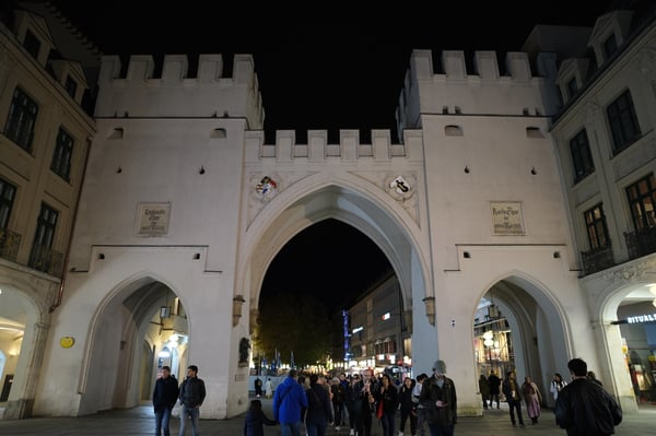 Karlsplatz_Munich_Night