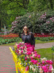 Lauren_Wheelbarrow of Tulips_Keukenhof_Netherlands