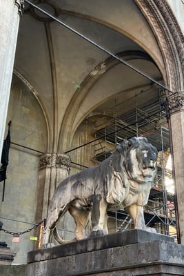 Lion Sculpture_Feldherrnhalle_Munich