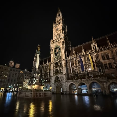 Marienplatz_Munich_Night_5x5