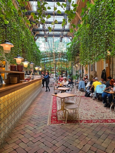 Mazel Tov Budapest_Interior