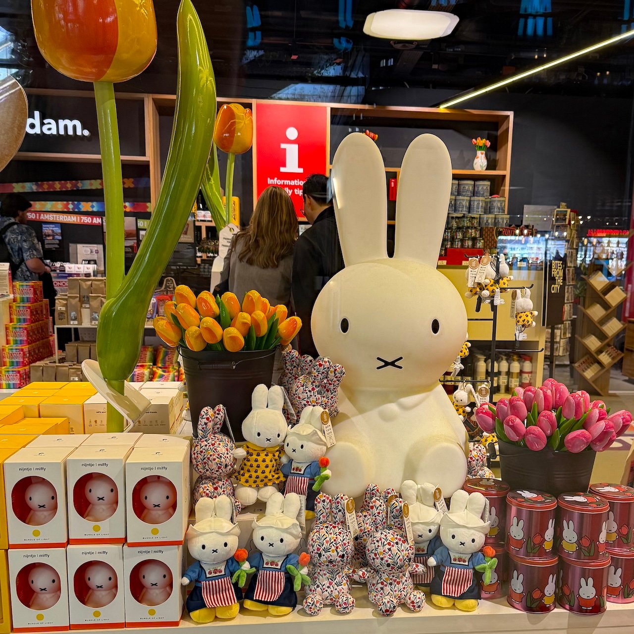 Miffy_Amsterdam Souvenirs_5x5 Miffy_Amsterdam Souvenirs_5x5