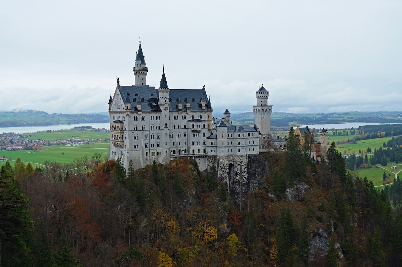 Neuschwanstein Castle_Autumn_From Marienbrücke