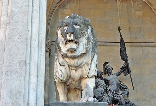 Odeonsplatz Lion_Munich
