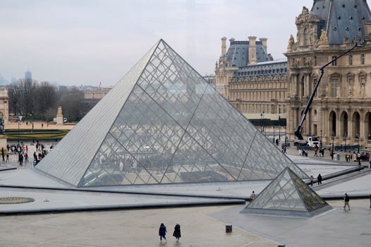 Outside_Of_The_Louvre_Pyramid_Paris-1