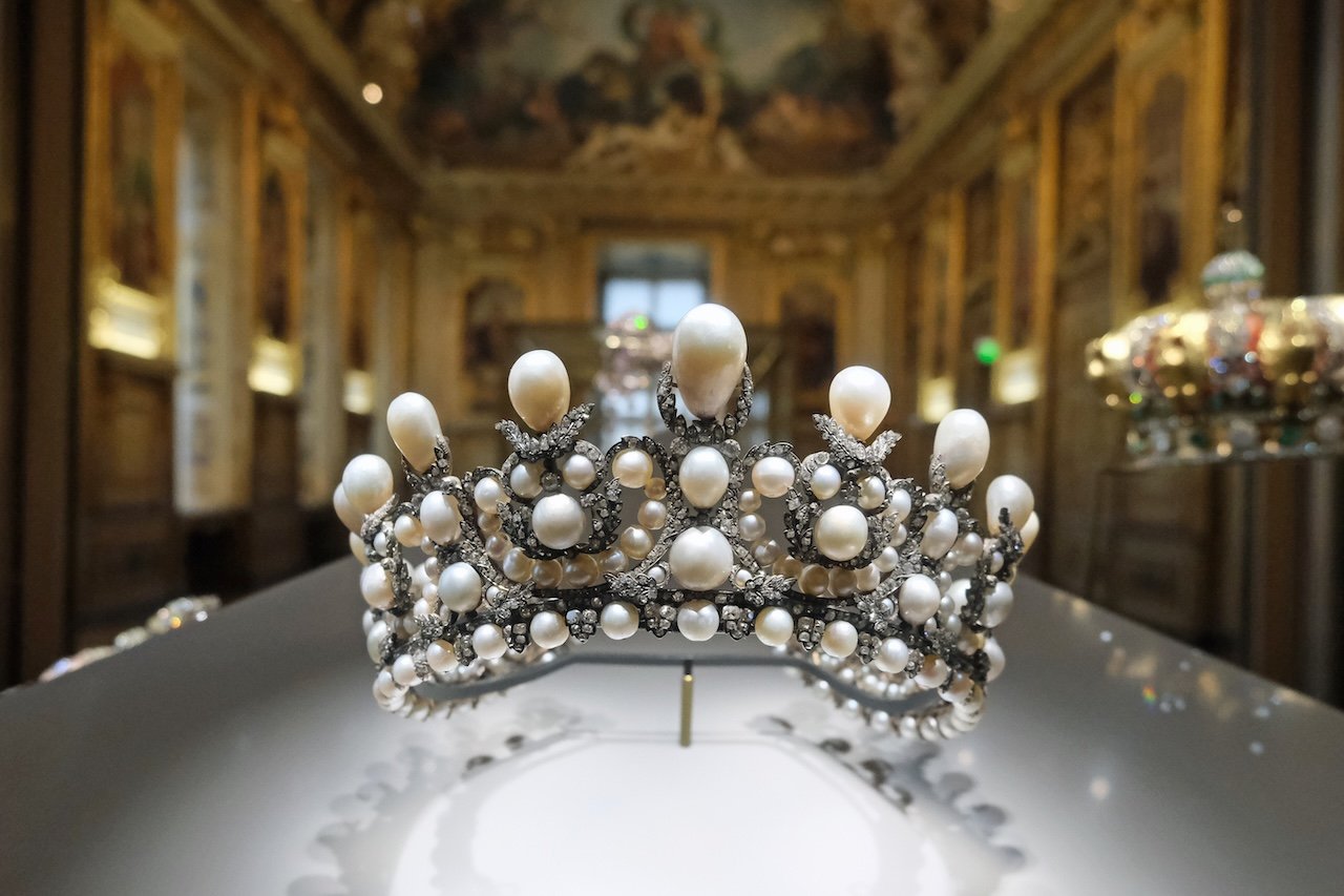 Pearl and Diamond Tiara_Empress Eugénie_Louvre Museum_Paris_Jetset Seeker