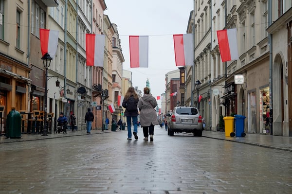 People Walking_Krakow Old Town