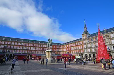 Plaza Mayor Christmas Market_Madrid_Daytime_2