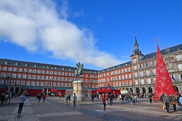 Plaza Mayor Christmas Market_Madrid_Daytime_2