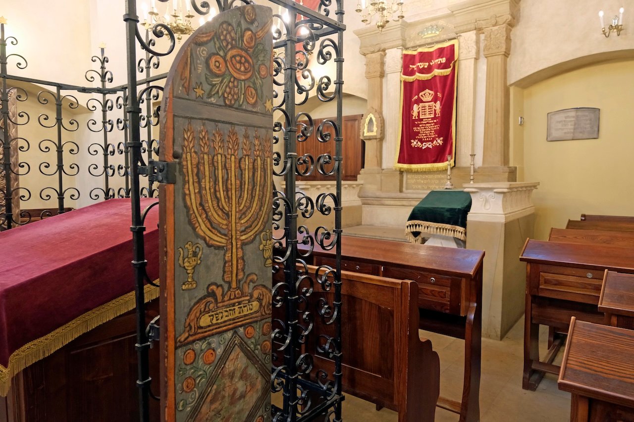Remuh Synagogue Interior_Krakow