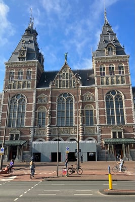 Rijksmuseum_Amsterdam_Entrance_2022