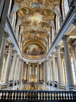 Royal_Chapel_Versailles_Paris-1