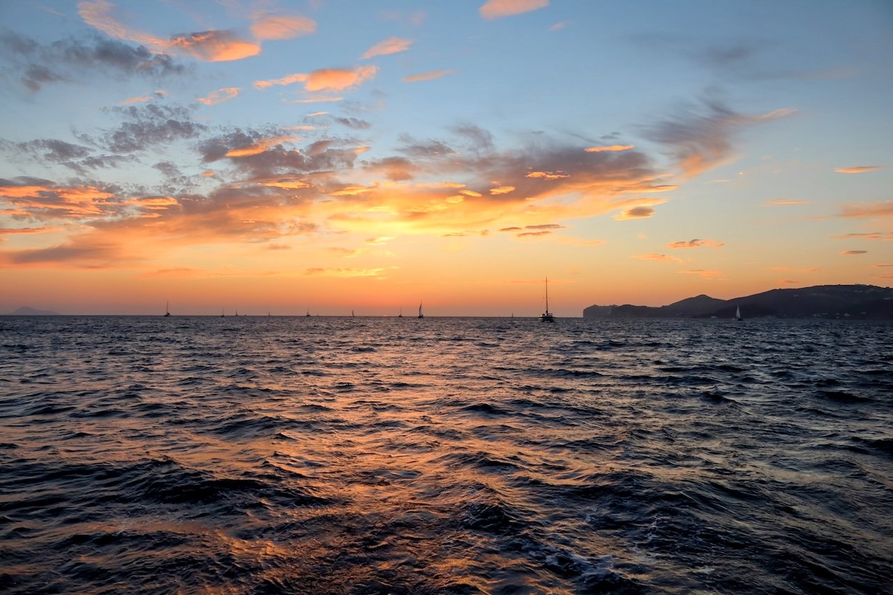 Santorini Sunset_Catamaran_2021