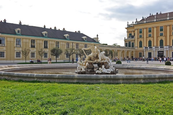 Schloss Schonbrunn_Fountain