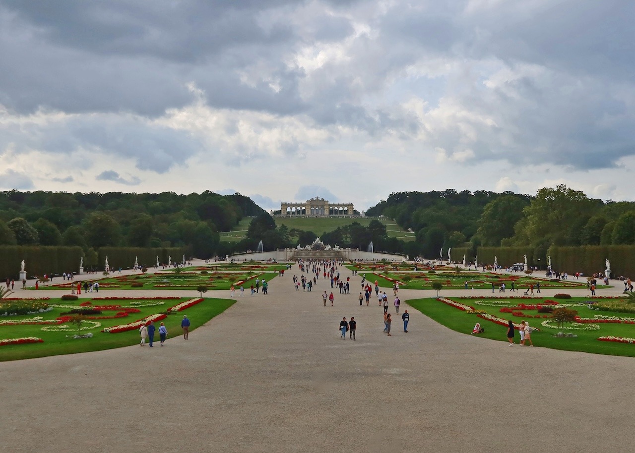 Schonbrunn Gardens_Park_Vienna