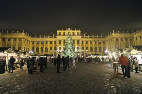 Schonbrunn Palace_Night_Vienna 2025