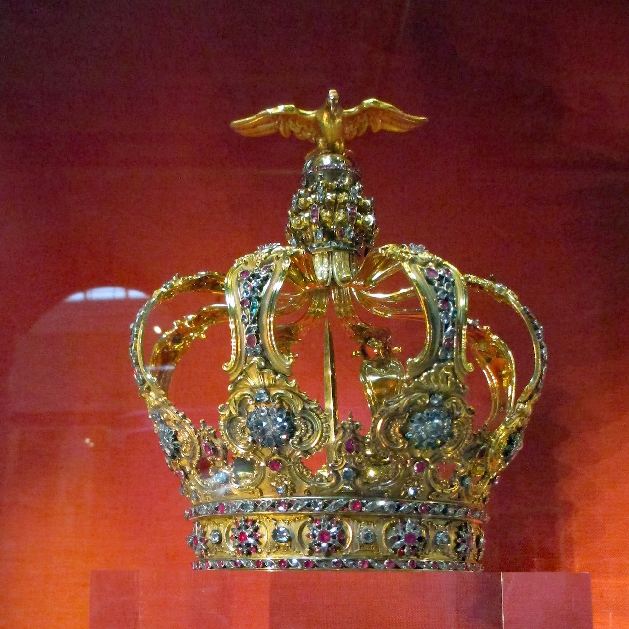 Sir Arthur Gilbert_Gold Crown_V&A_London_5x5 Sir Arthur Gilbert_Gold Crown_V&A_London_5x5