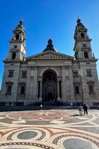St_Stephen_Basilica_Exterior_Portrait_Budapest