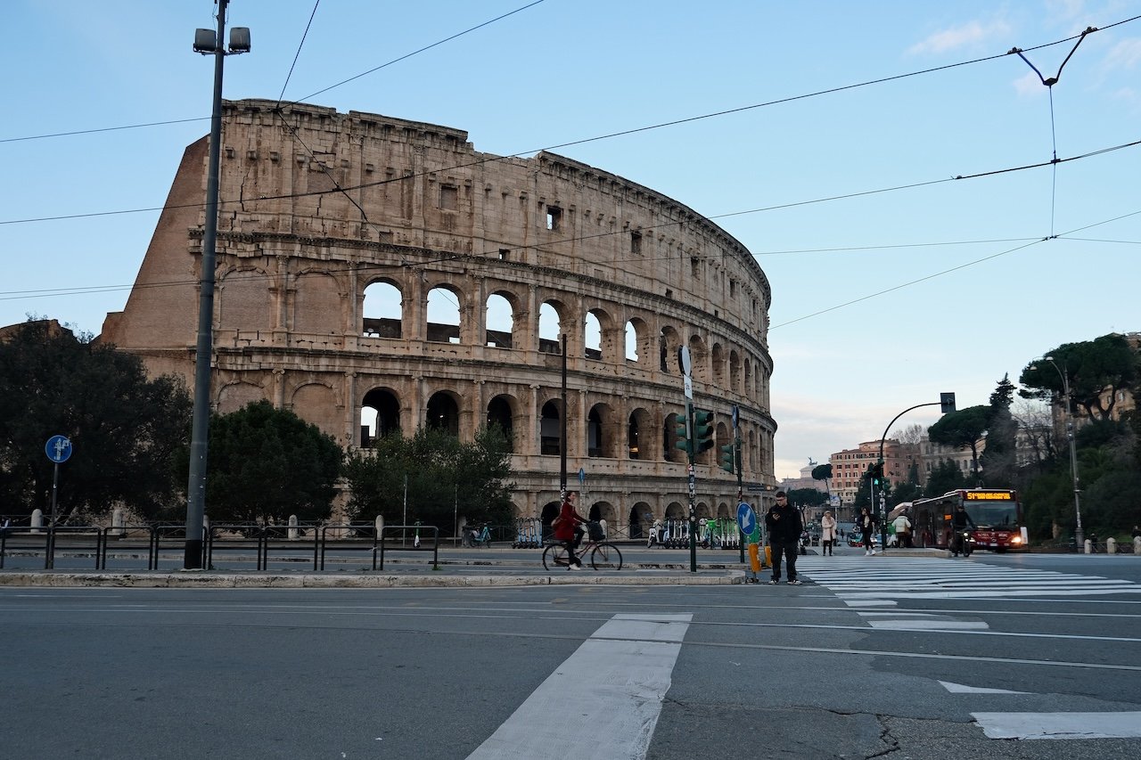 Street View of Colosseo_Rome