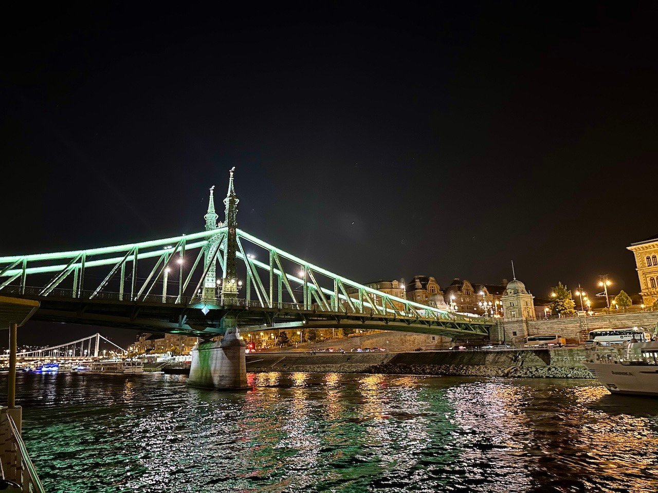 Széchenyi_Chain_Bridge_BudaPest