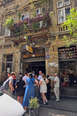 Szimpla Kert_Budapest_Exterior
