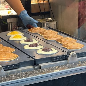 Taiyaki Cooking_Nishiki Market_Kyoto_5x5