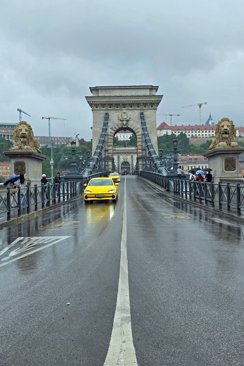 Taxi_Chain Bridge_Budapest