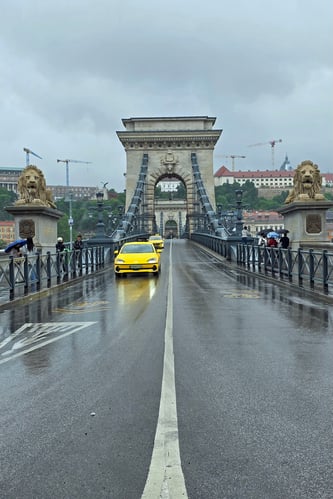 Taxi_Chain Bridge_Budapest