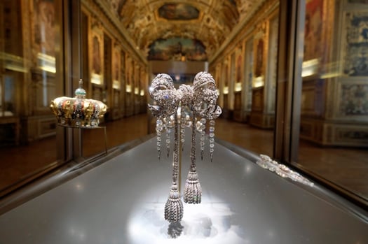 The_French_Crown_Jewels_Paris_1