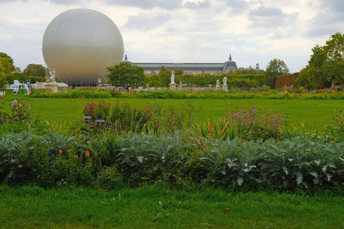 Tuileries Garden_Olympic Flame_Paris_DOrsay Musuem Background