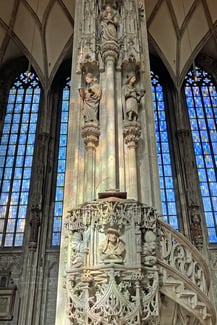 Vienna_st stephens_cathedral_stained_glass