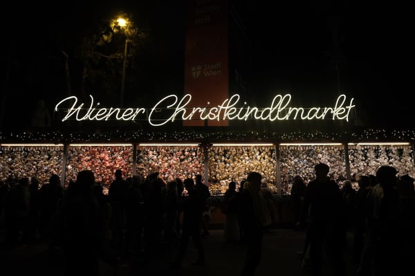 Wiener Christkindlmarkt Lights with Ornament Stalls_Vienna 2025